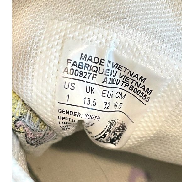 Girl's White Chuck Taylor Converse High Tops with Pastel Colored Unicorns Size 1 - Picture 12 of 14